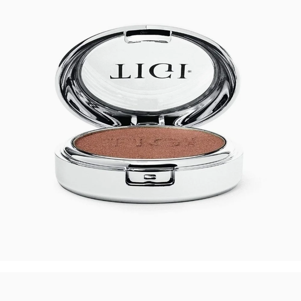 LAST ONE ❤️ TIGI bronzer shade gorgeous